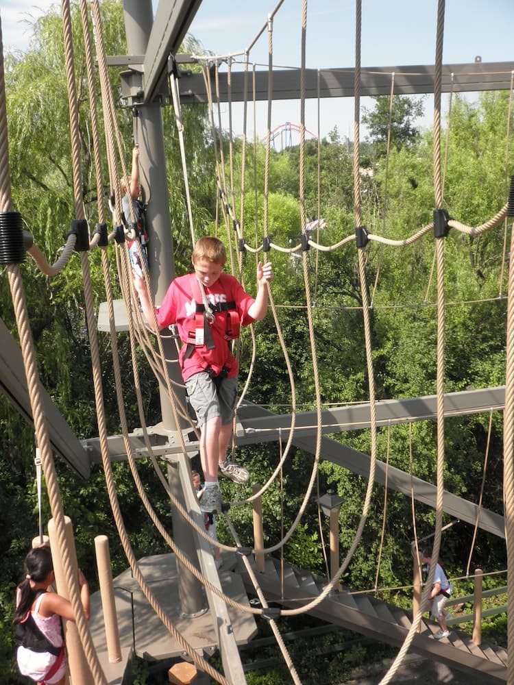 Ropes course (team building)